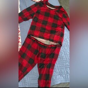 Muk luks Kids Christmas Pajama Set - Red and black buffalo plaid size 5
